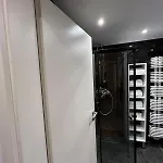 E Apartment *
