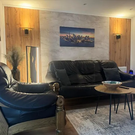 E Apartment *